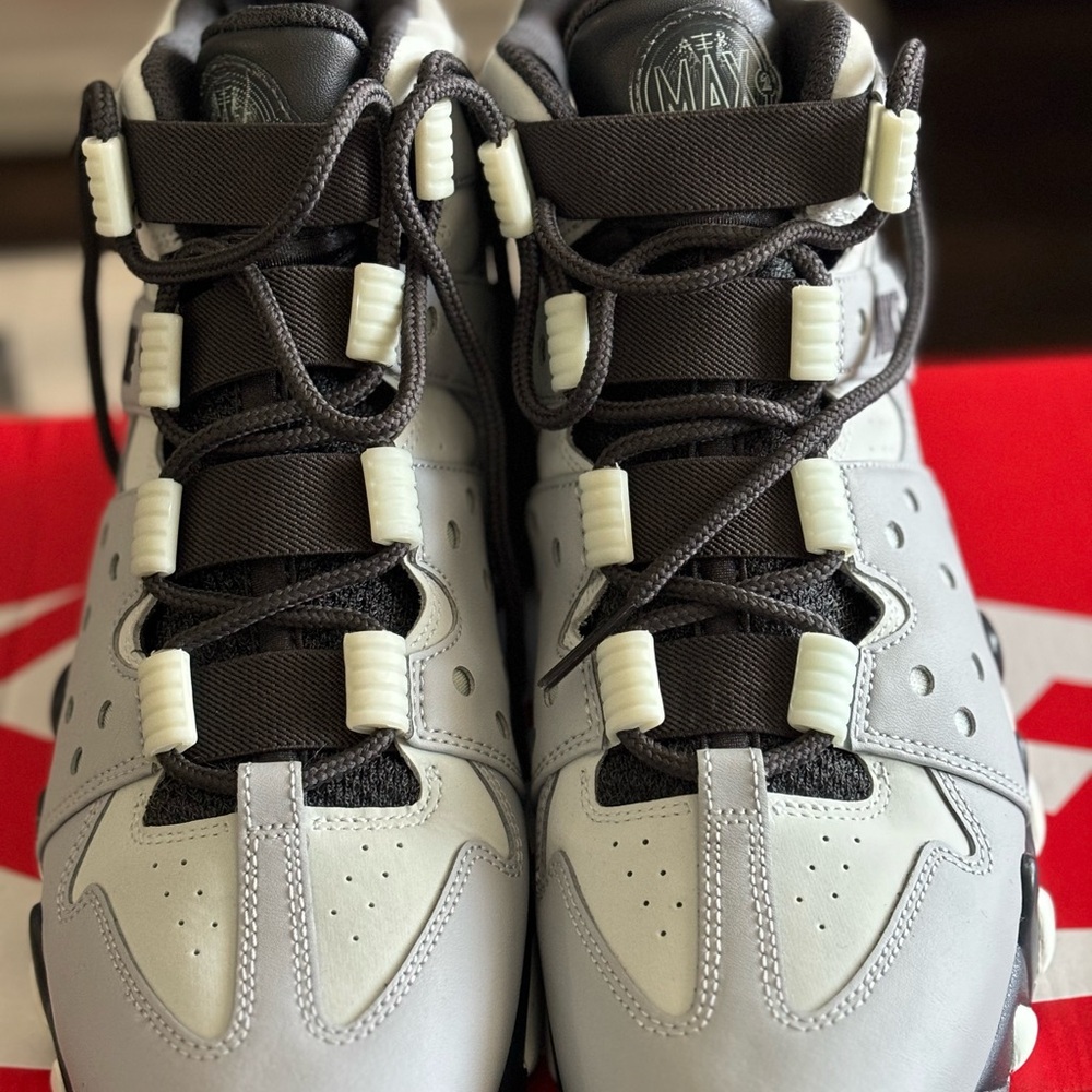 Only worn twice! - Picture 4 of 5